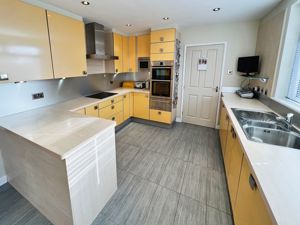 Kitchen- click for photo gallery